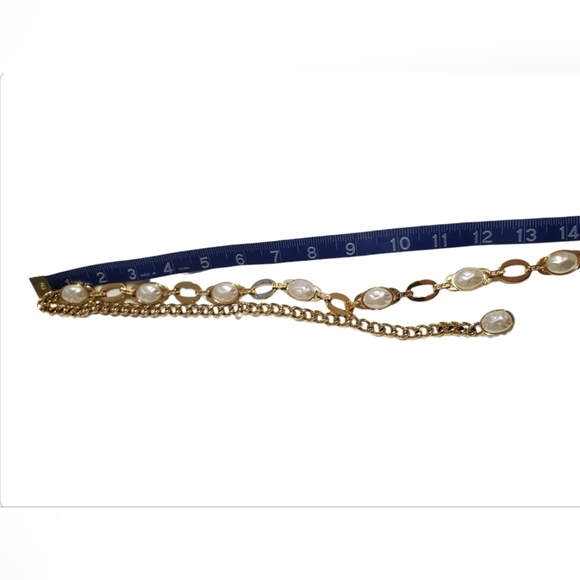 Saint John Gold and Pearl Belt - Picture 5 of 7